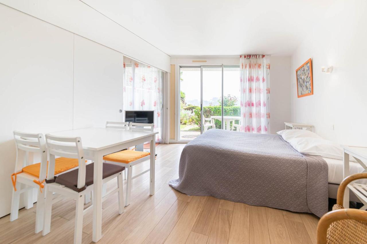 Residence Le Crystal Динар Экстерьер фото